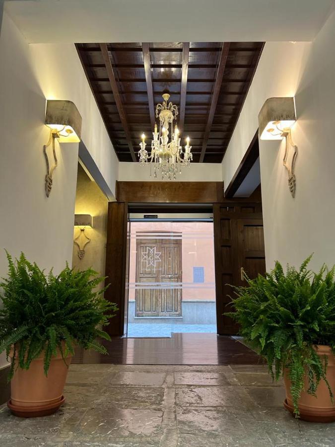 Hotel Mercader De Sedas Granada Eksteriør bilde
